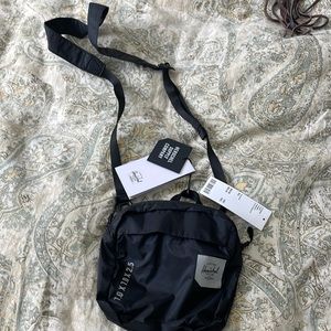 Herschel ultralight weight crossbody